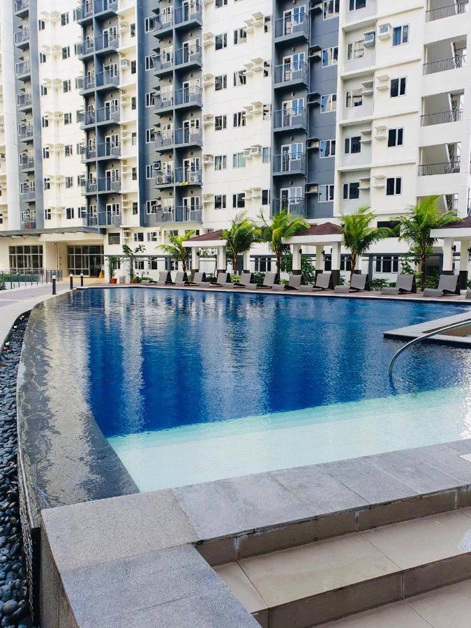 2 Bedroom Condo Vine Residences Quezon City With Pool Wifi Karaoke Board Games Netflix Екстериор снимка